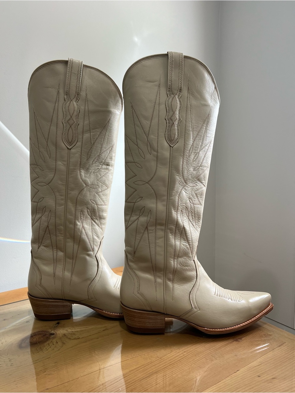Tecovas The loretta cream Leather Western Boots size 9.5
